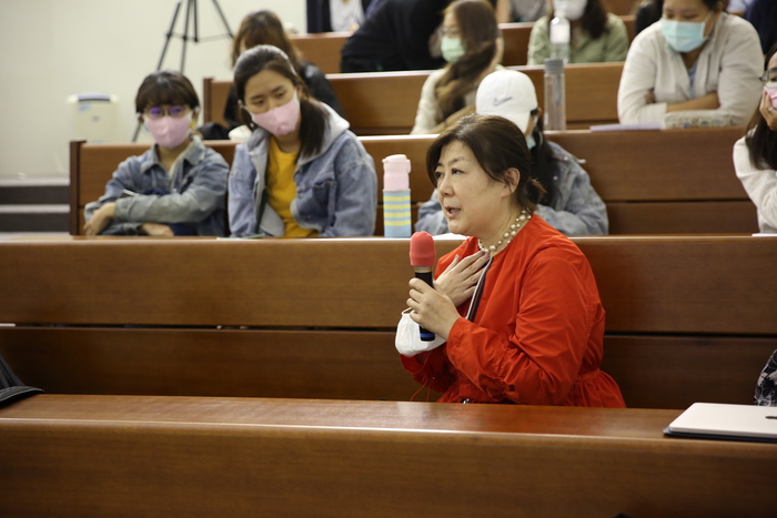 EMAA張瑀真主任與阿福老師進行對談